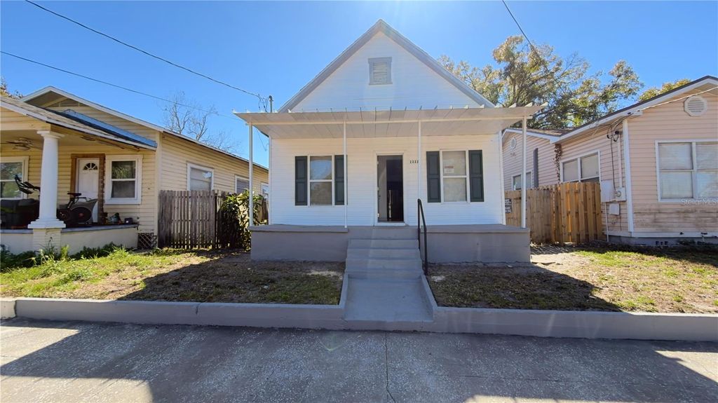 Photo of 2332 W Pine Street, Tampa, FL 33607 (MLS # TB8478248)