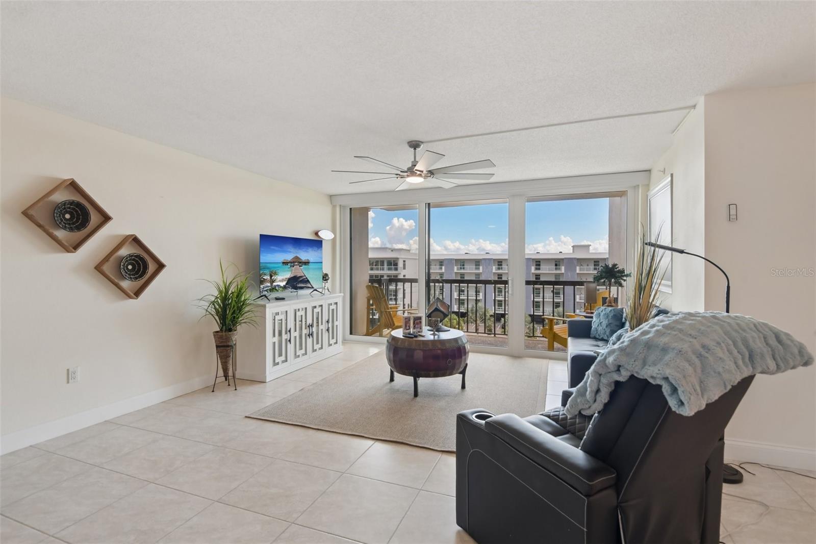 400 ISLAND WAY 509
