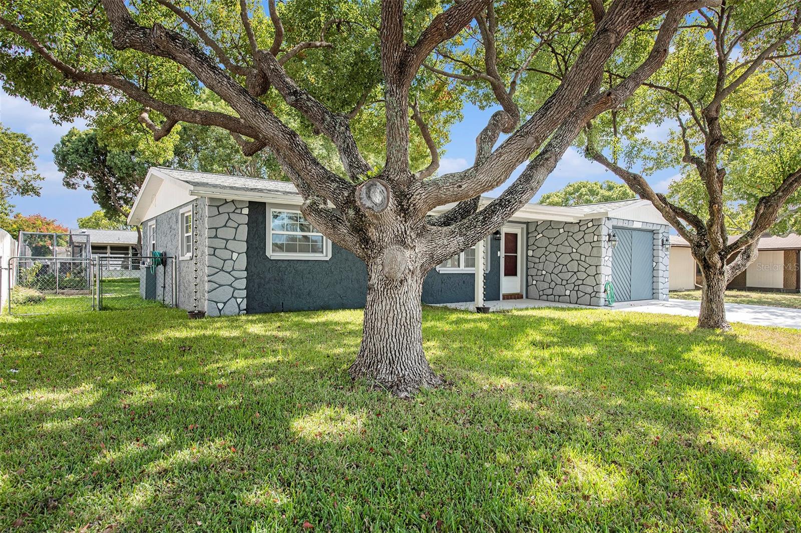 EMBASSY HILLS - Residential