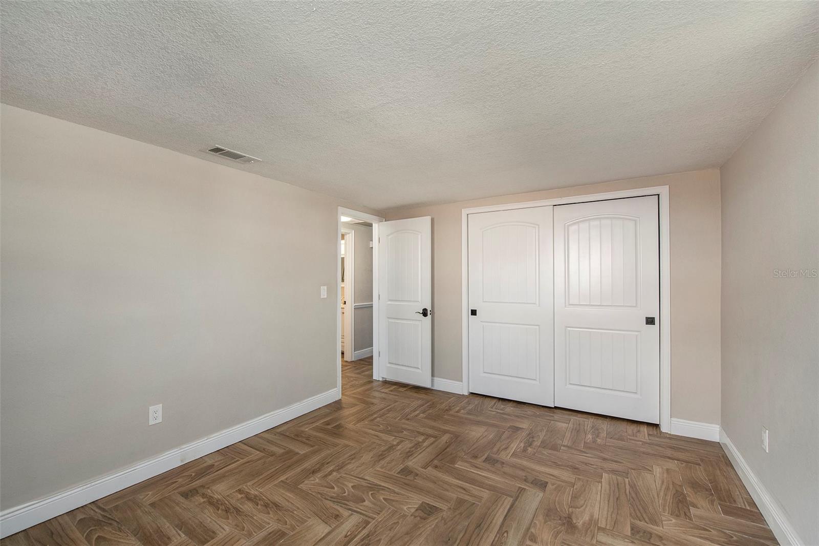 EMBASSY HILLS - Residential