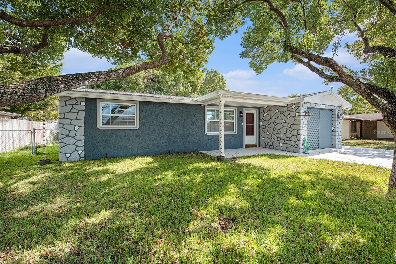 EMBASSY HILLS - Residential