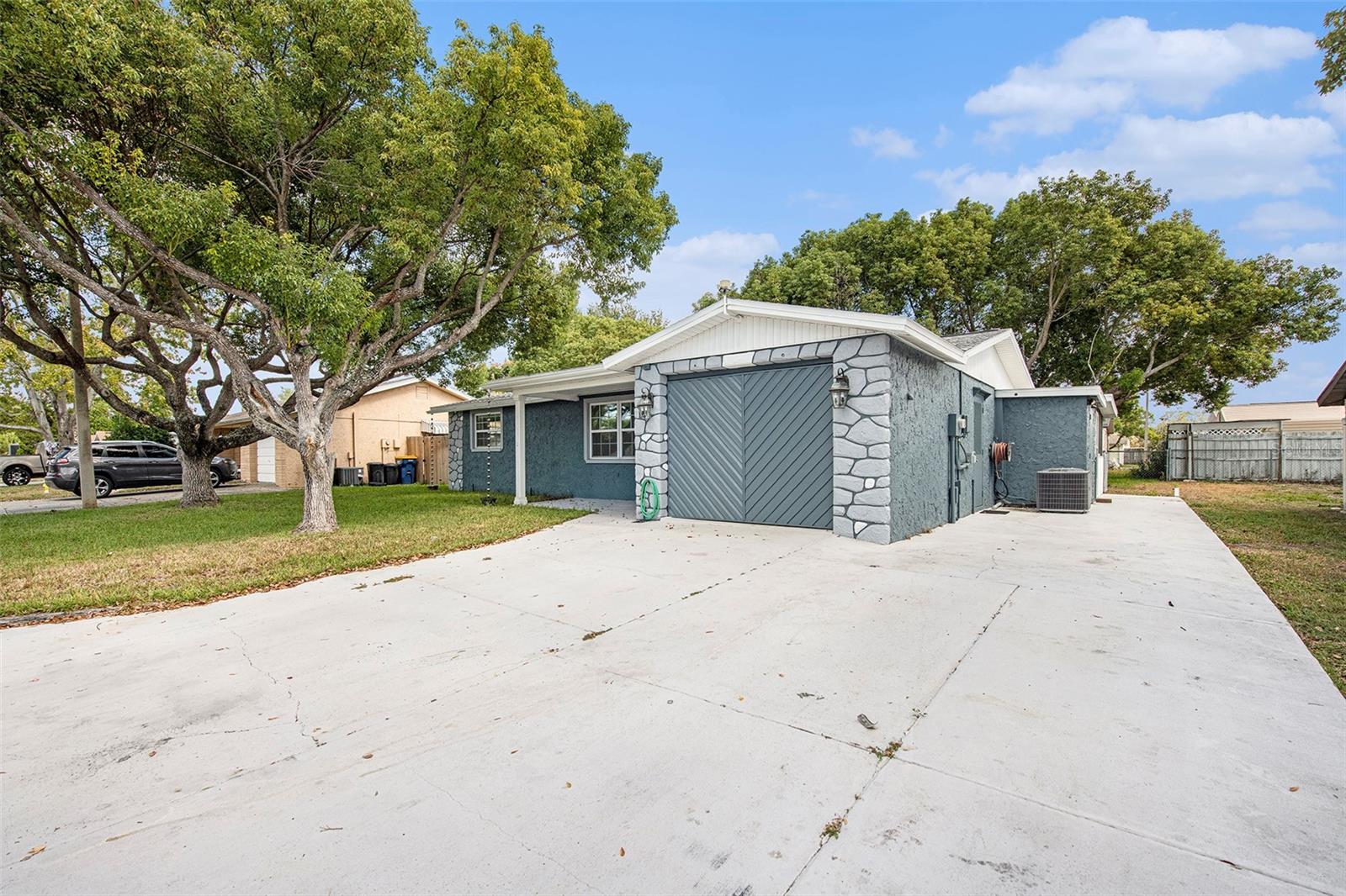 EMBASSY HILLS - Residential