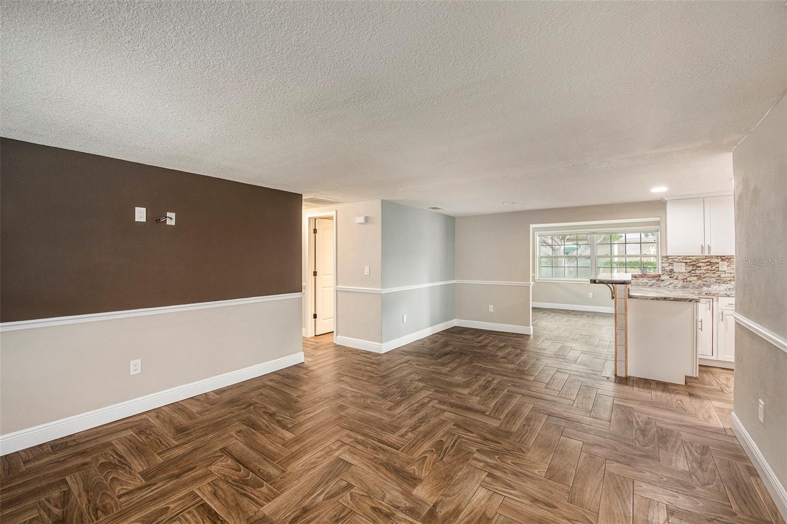 EMBASSY HILLS - Residential