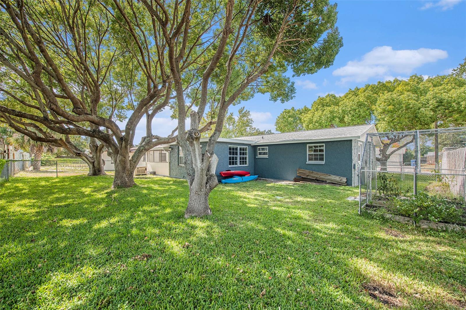 EMBASSY HILLS - Residential