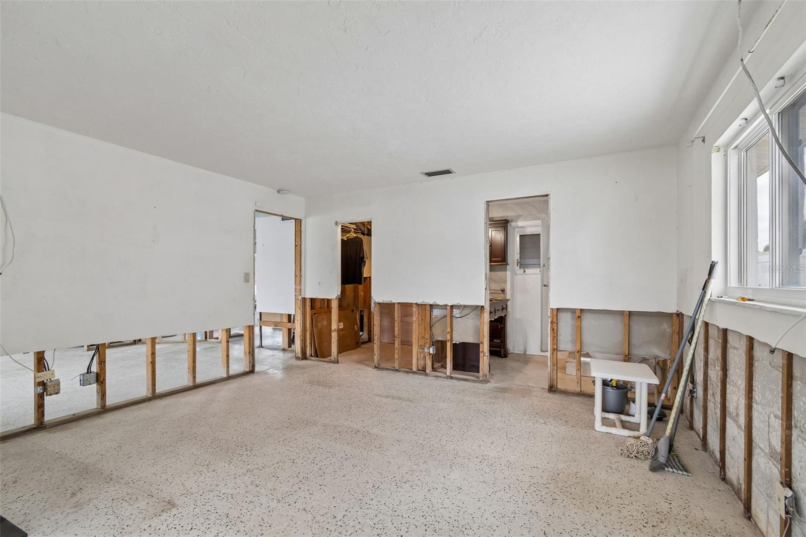 PARADISE ISLAND 6TH ADD - Residential