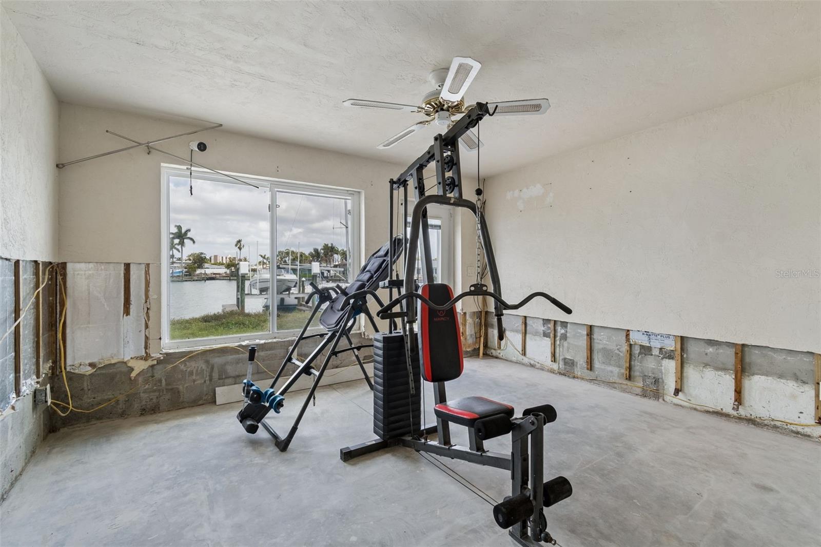 PARADISE ISLAND 6TH ADD - Residential