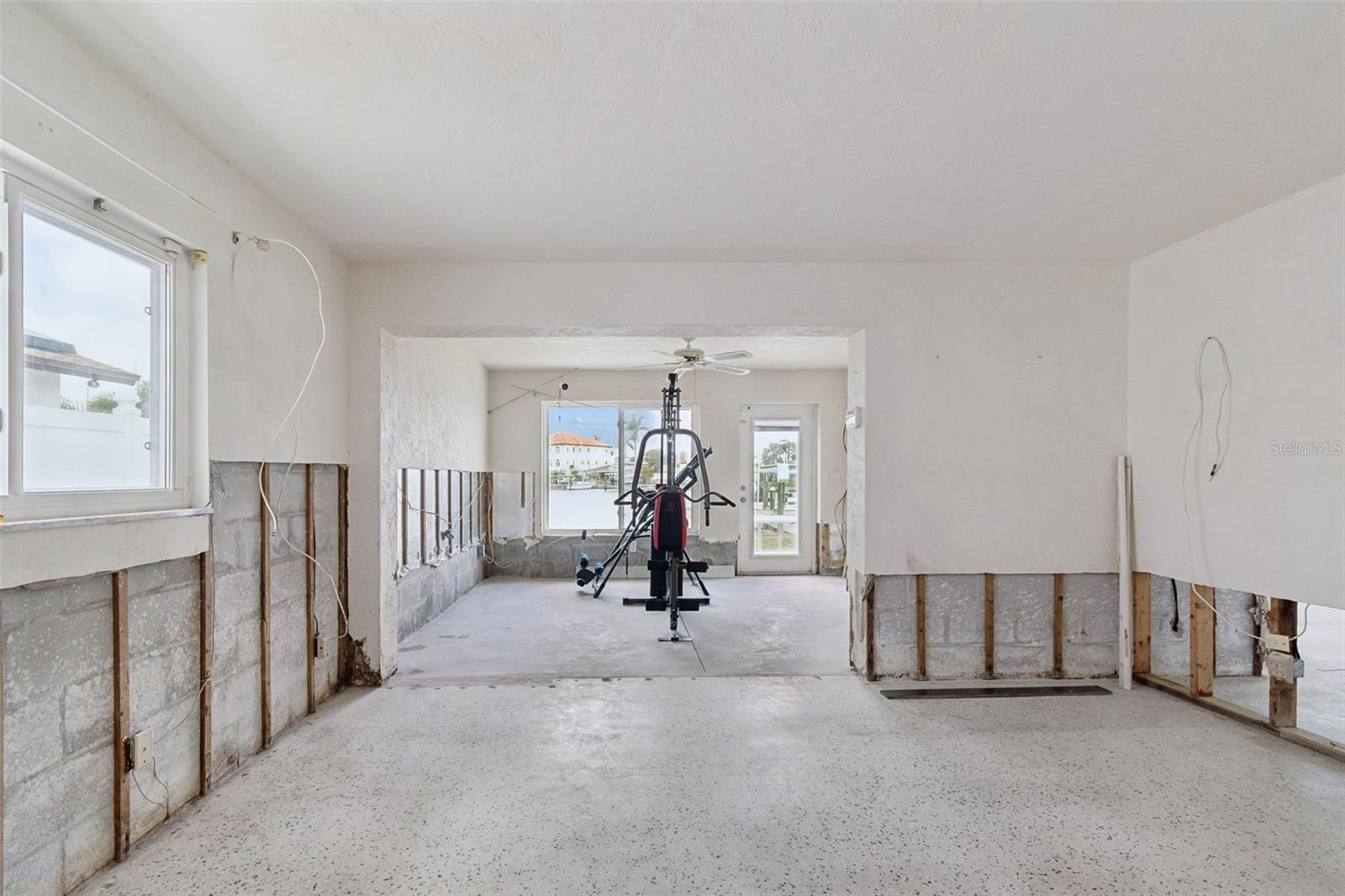 PARADISE ISLAND 6TH ADD - Residential