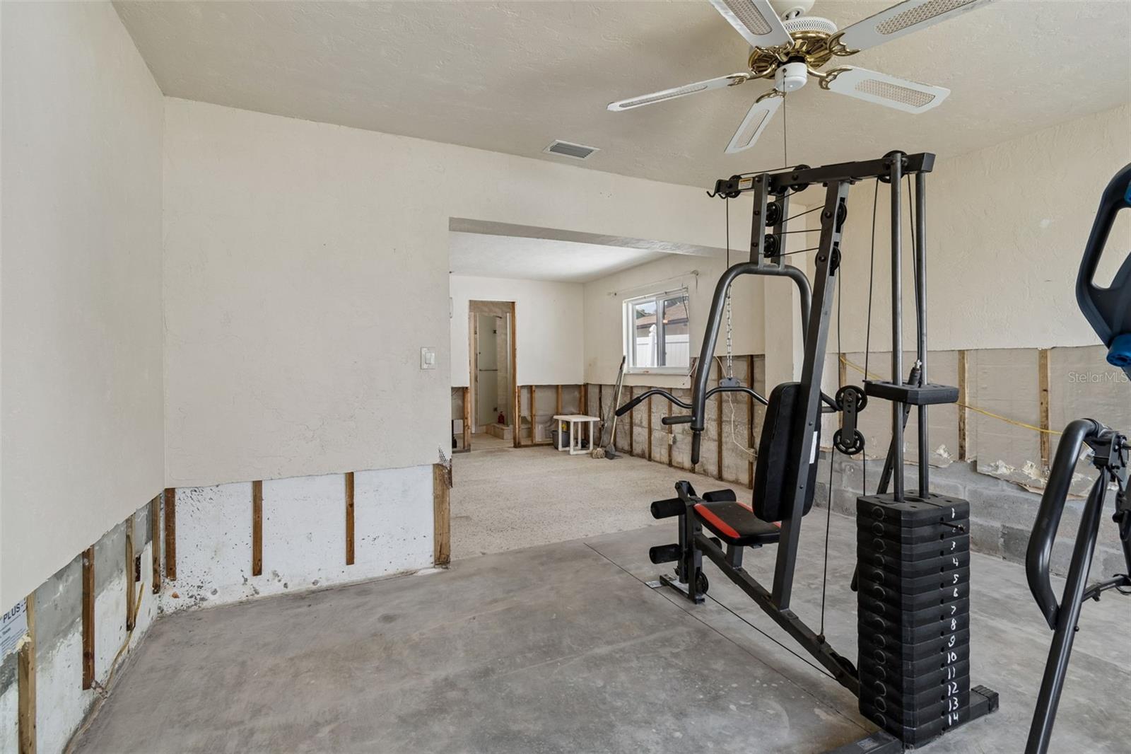 PARADISE ISLAND 6TH ADD - Residential