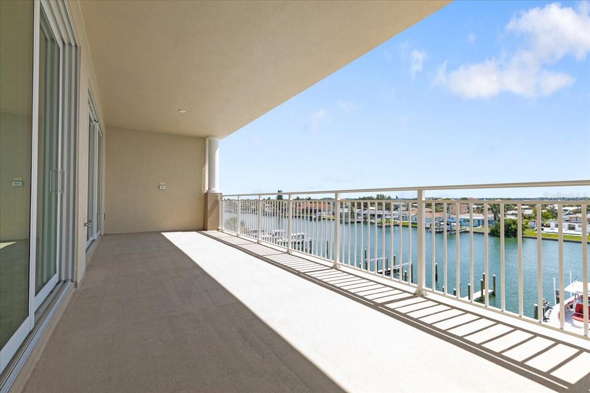 125 ISLAND WAY 403