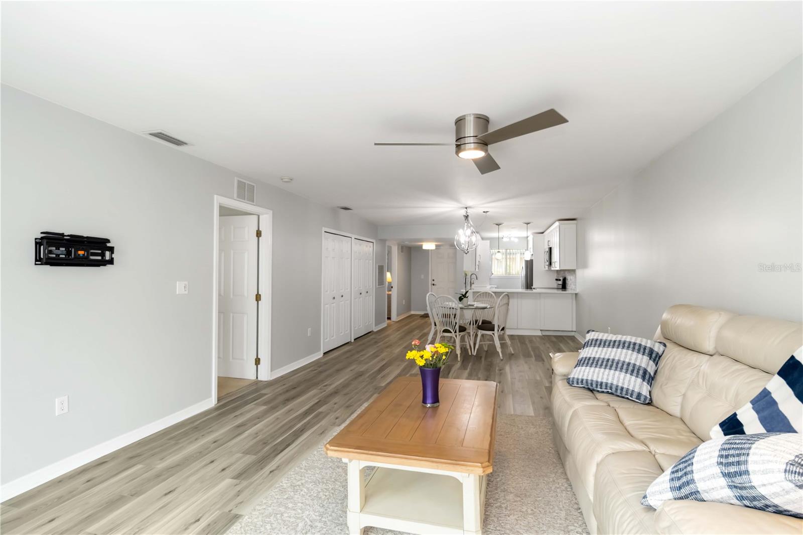 CHARLEVOI - Residential