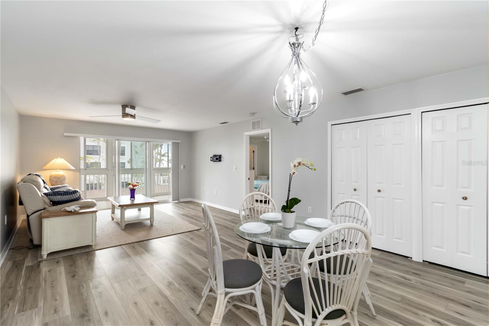 CHARLEVOI - Residential