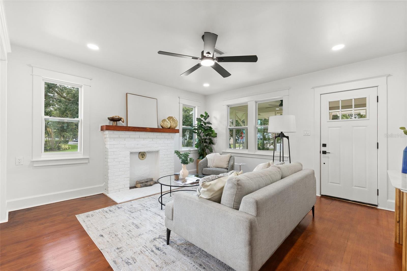 836 5TH STREET N