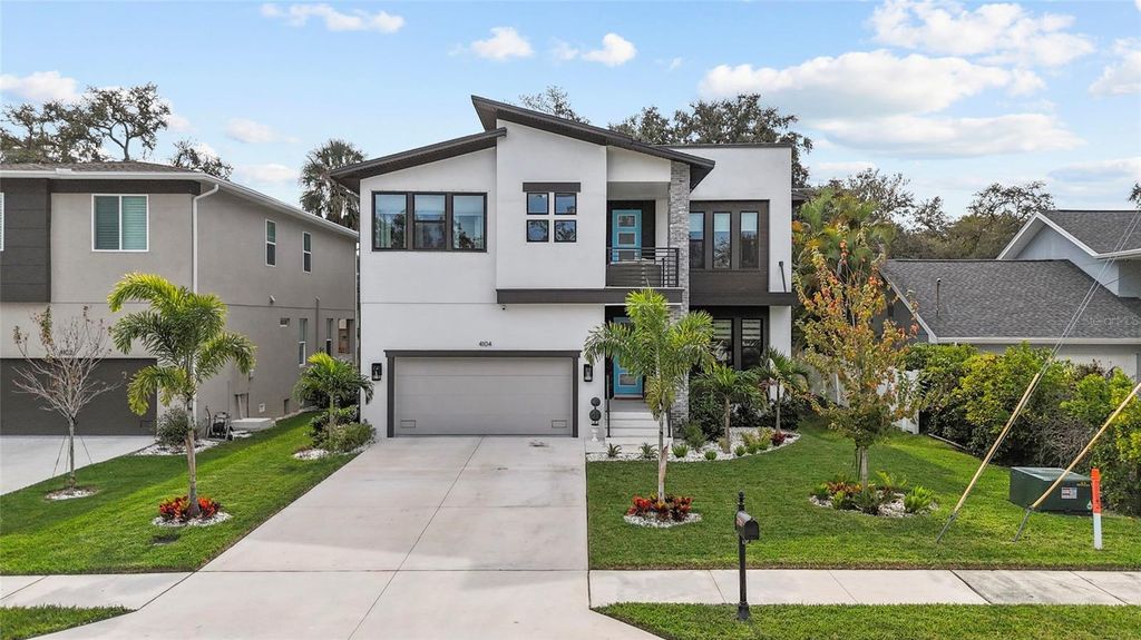 Photo of 4104 W Cleveland Street, Tampa, FL 33609 (MLS # TB8465135)