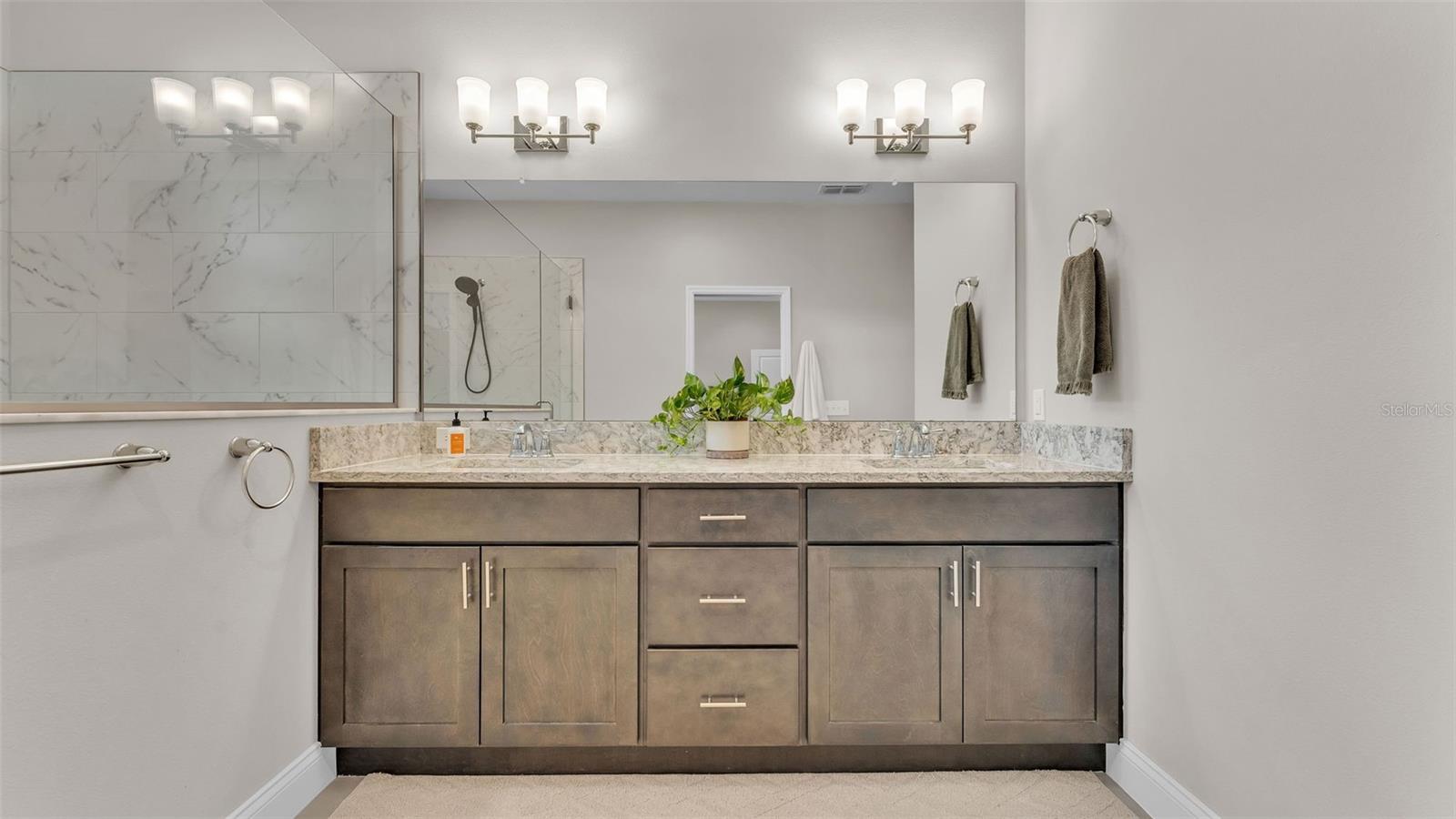 SQUARE LAKE PH 01 - Residential