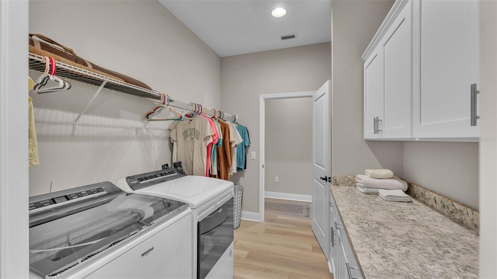 SQUARE LAKE PH 01 - Residential