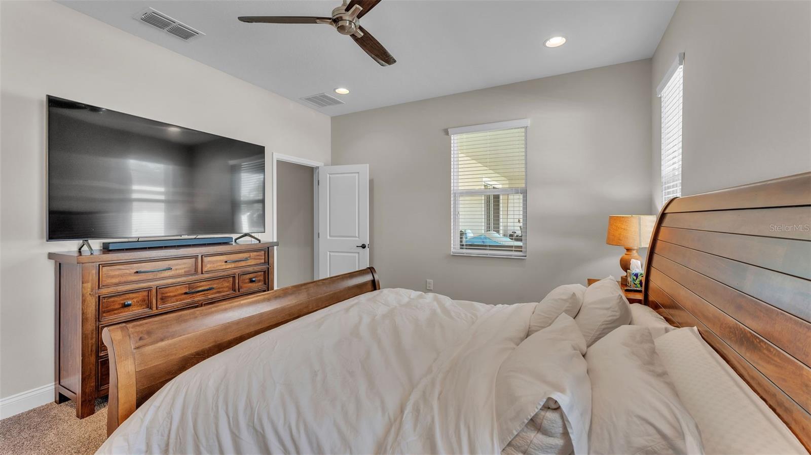 SQUARE LAKE PH 01 - Residential