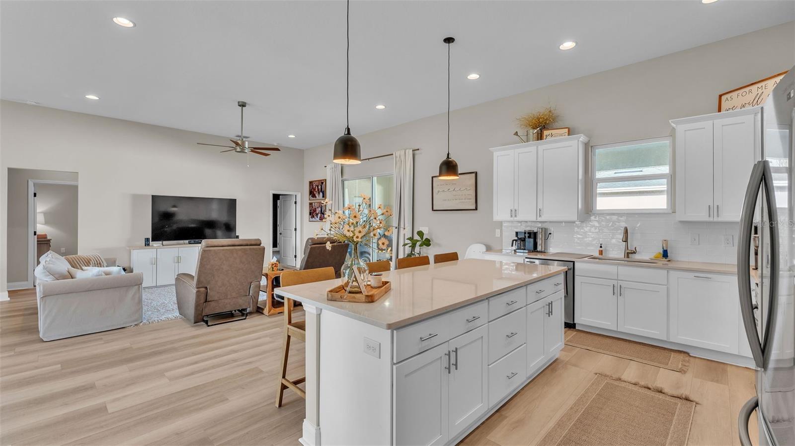 SQUARE LAKE PH 01 - Residential