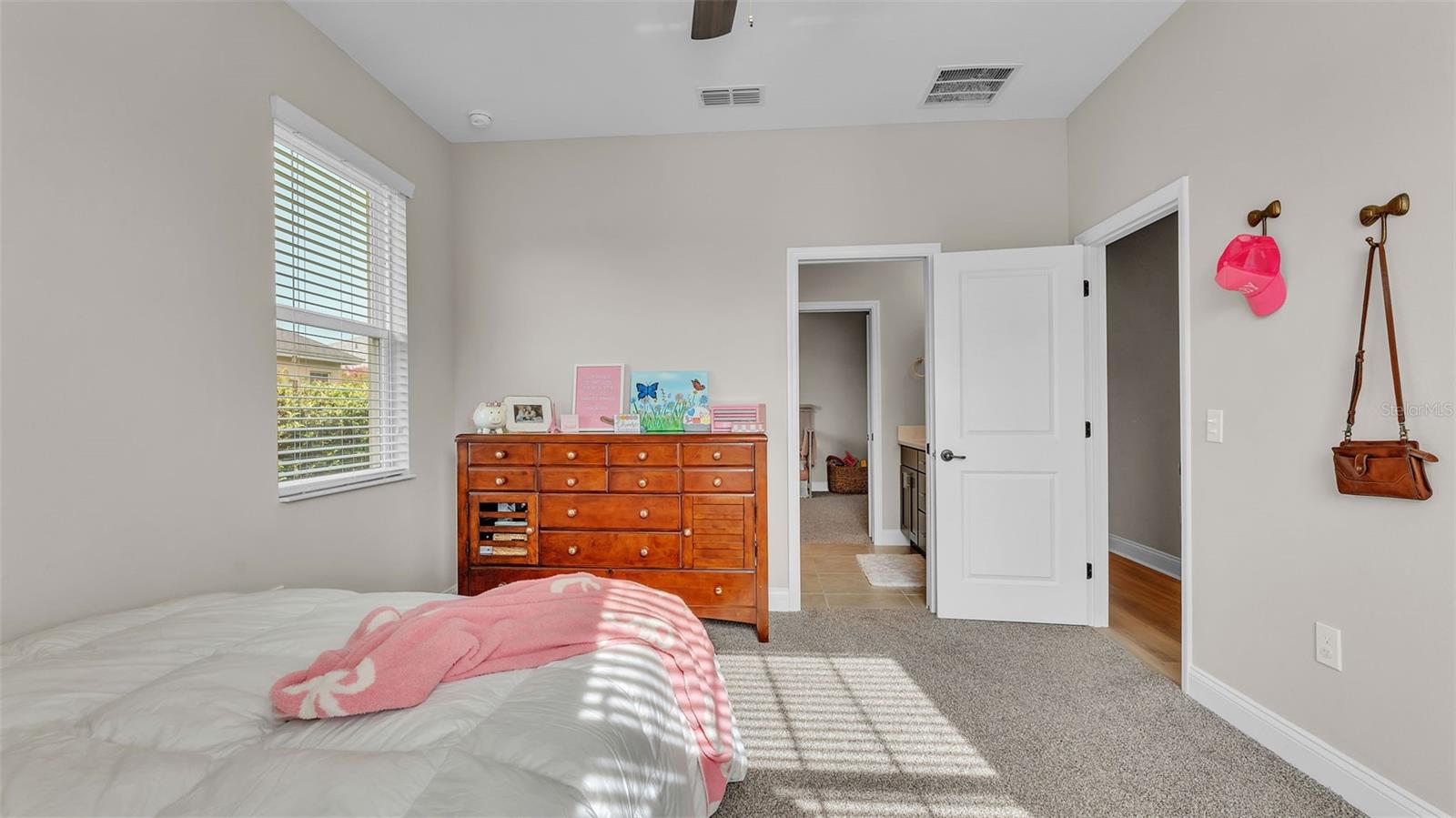 SQUARE LAKE PH 01 - Residential