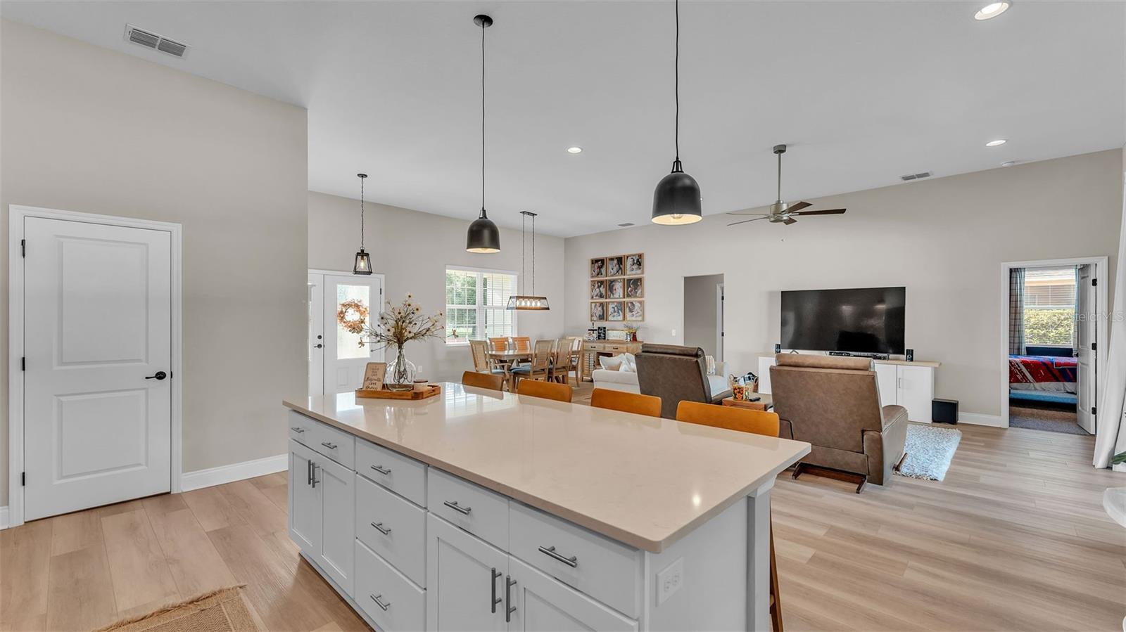 SQUARE LAKE PH 01 - Residential