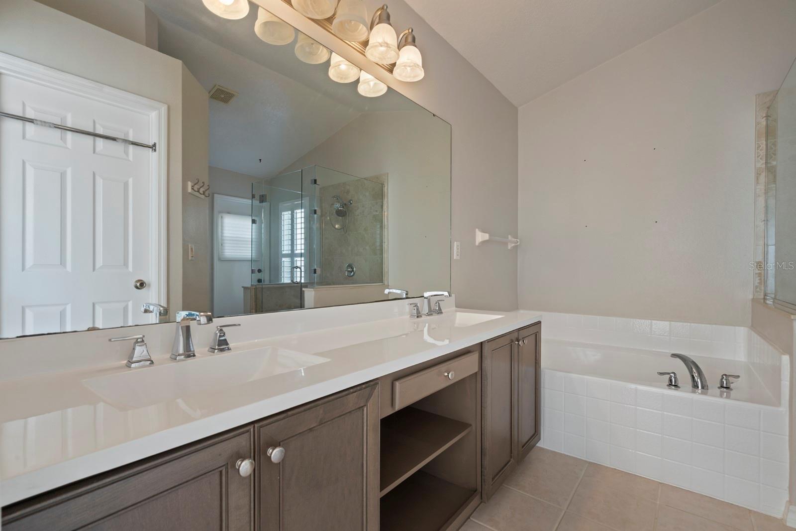 SANCTUARY PH 02 - Residential