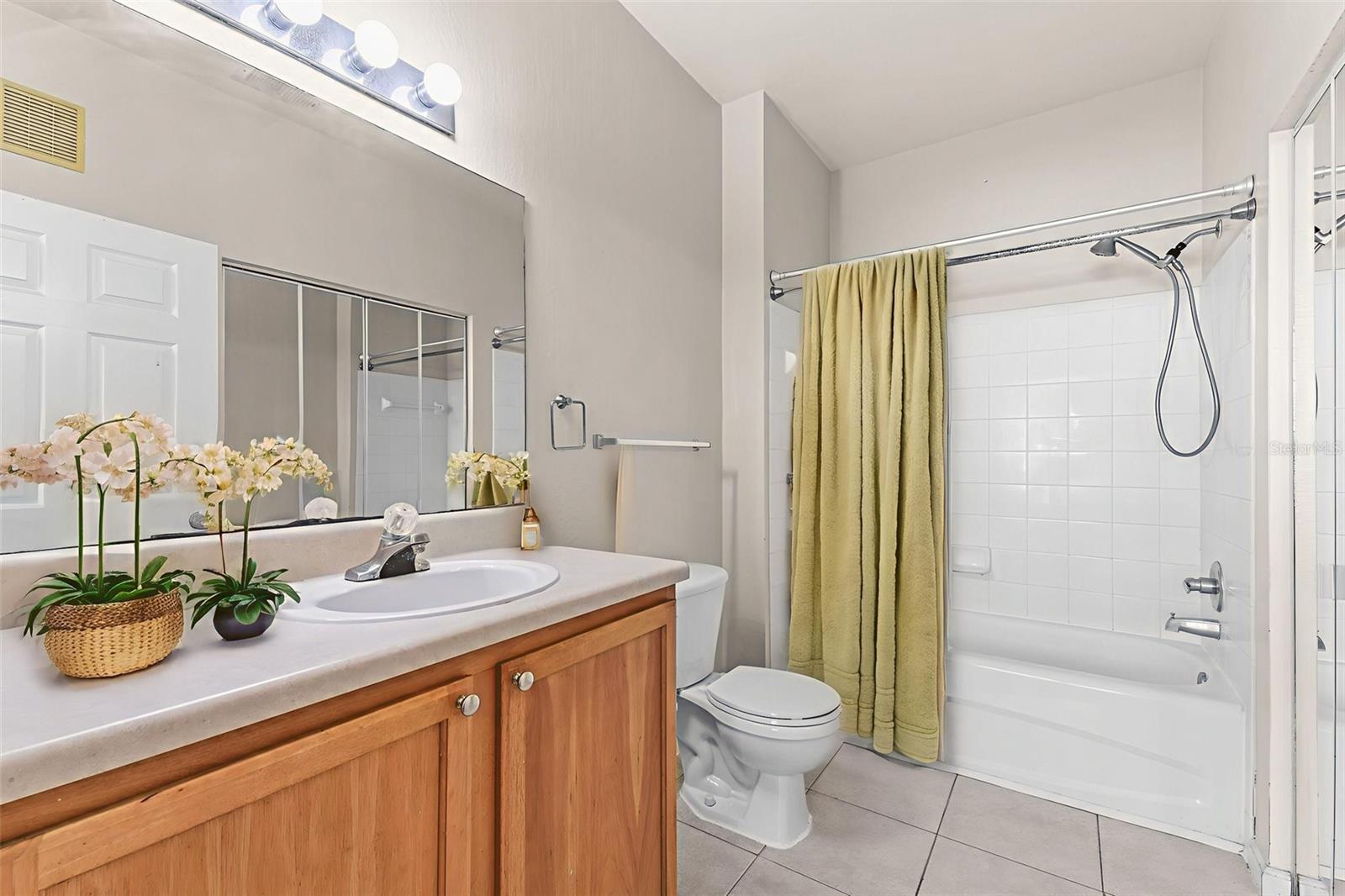 CENTRAL PK/LEE VISTA - Residential