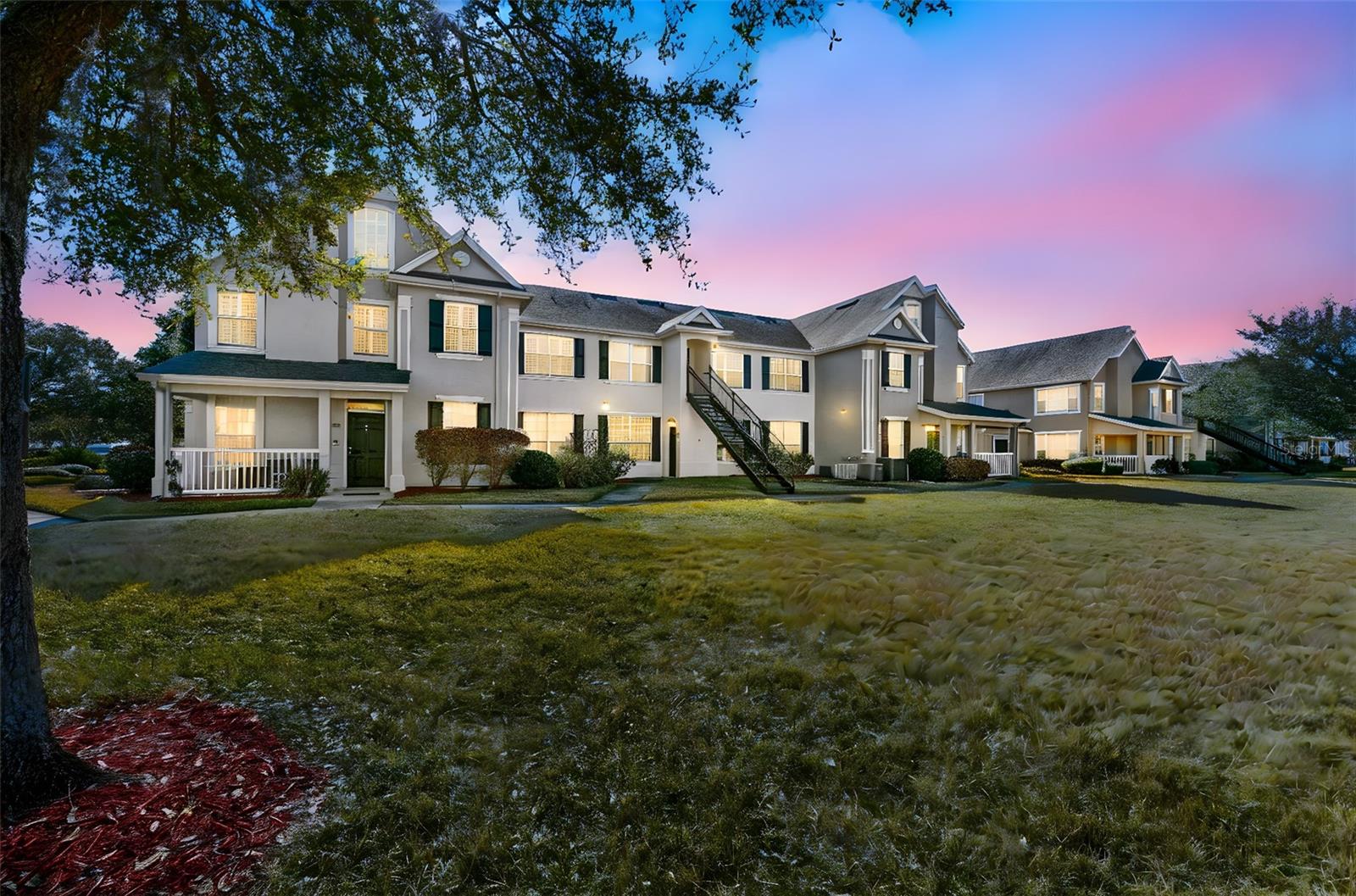 CENTRAL PK/LEE VISTA - Residential