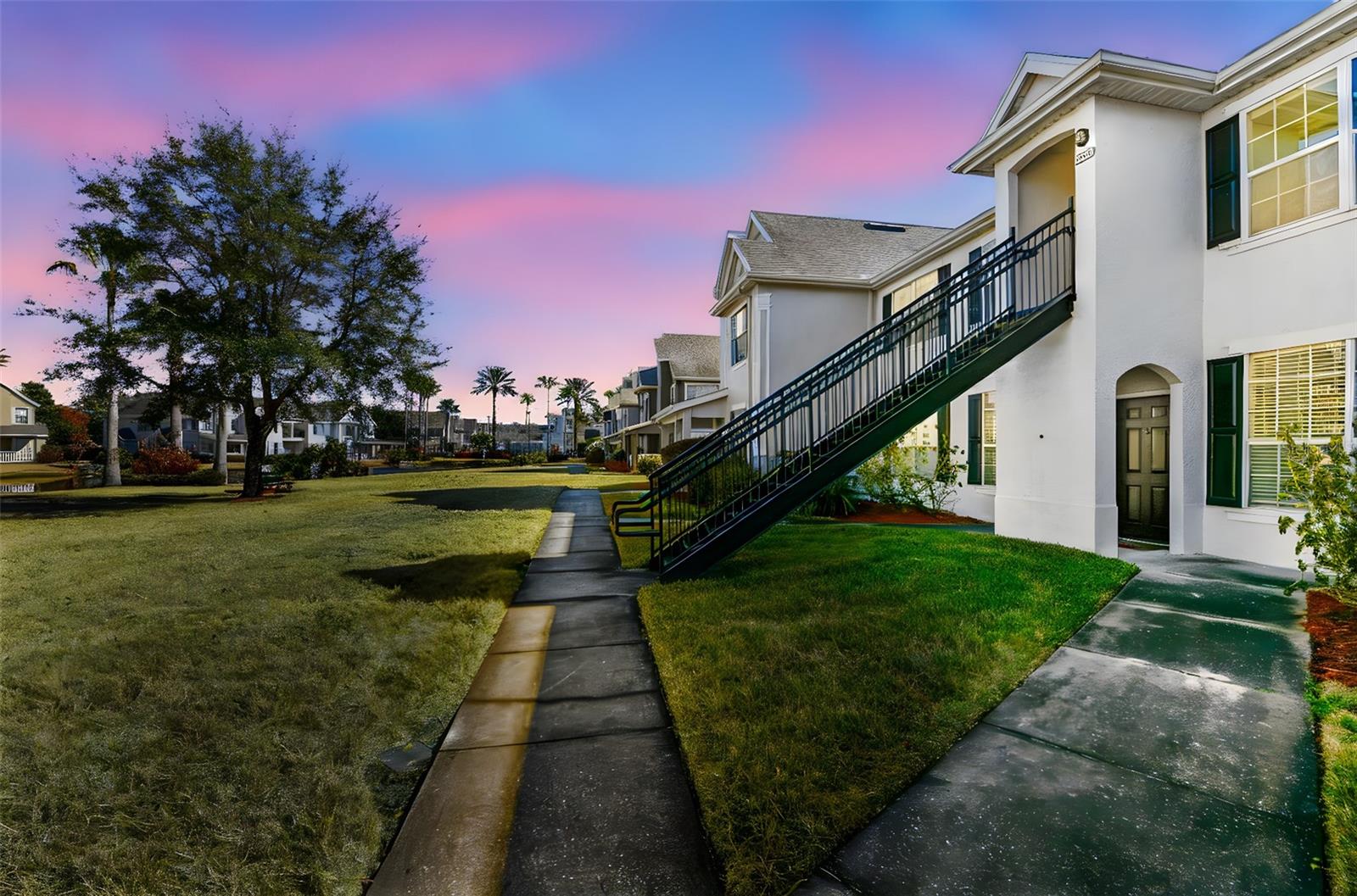 CENTRAL PK/LEE VISTA - Residential