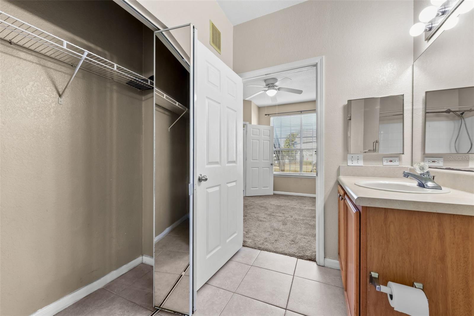 CENTRAL PK/LEE VISTA - Residential