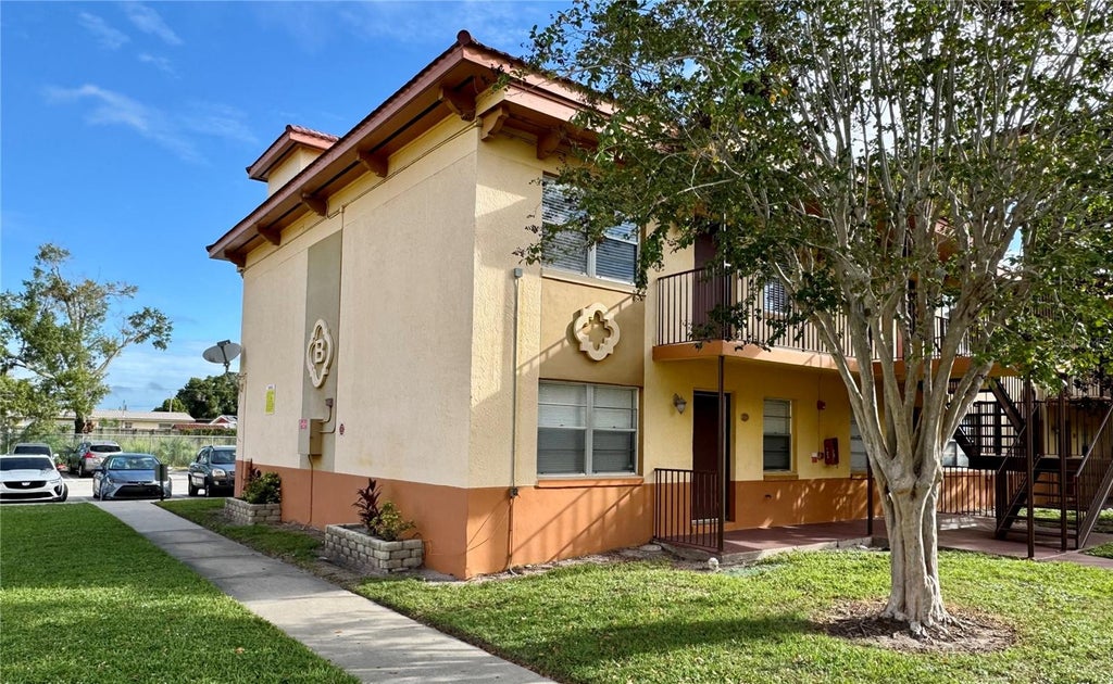 Photo of 719 Wyman Court #B, Orlando, FL 32809 (MLS # O6447391)