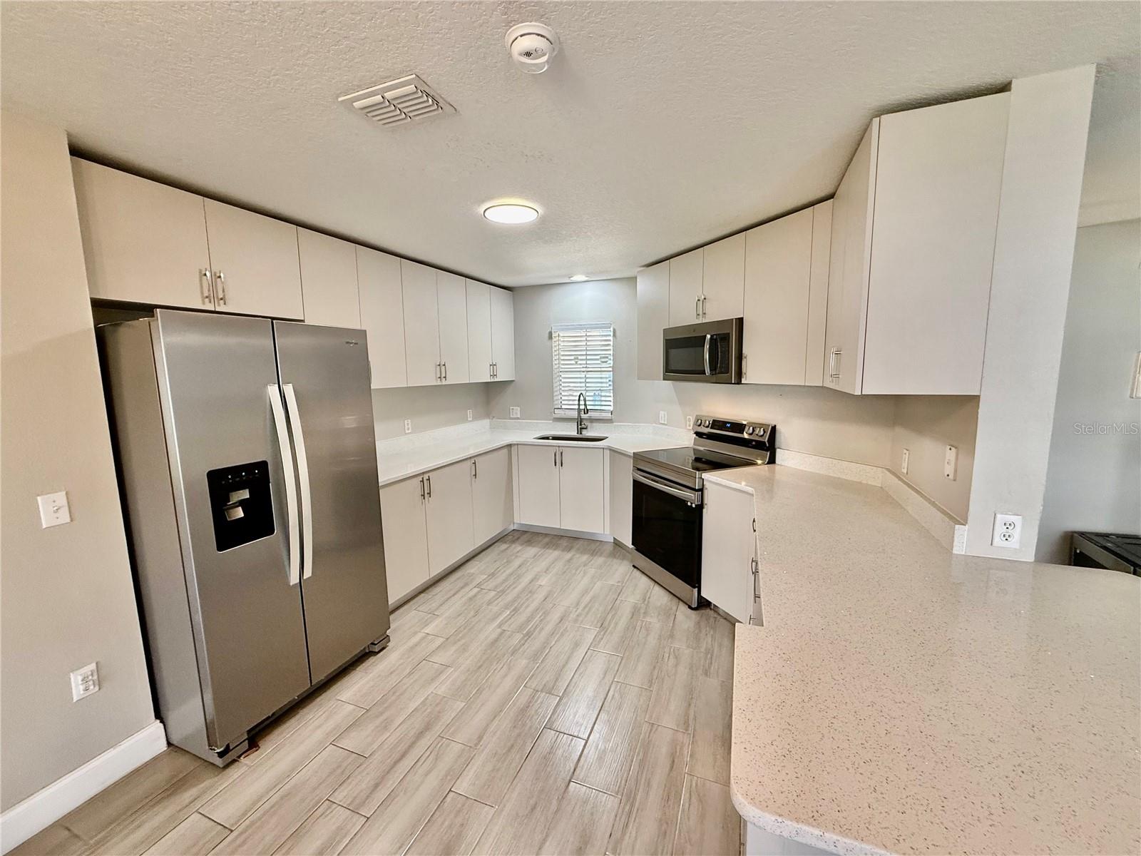 AMBER POINTE - Residential Lease