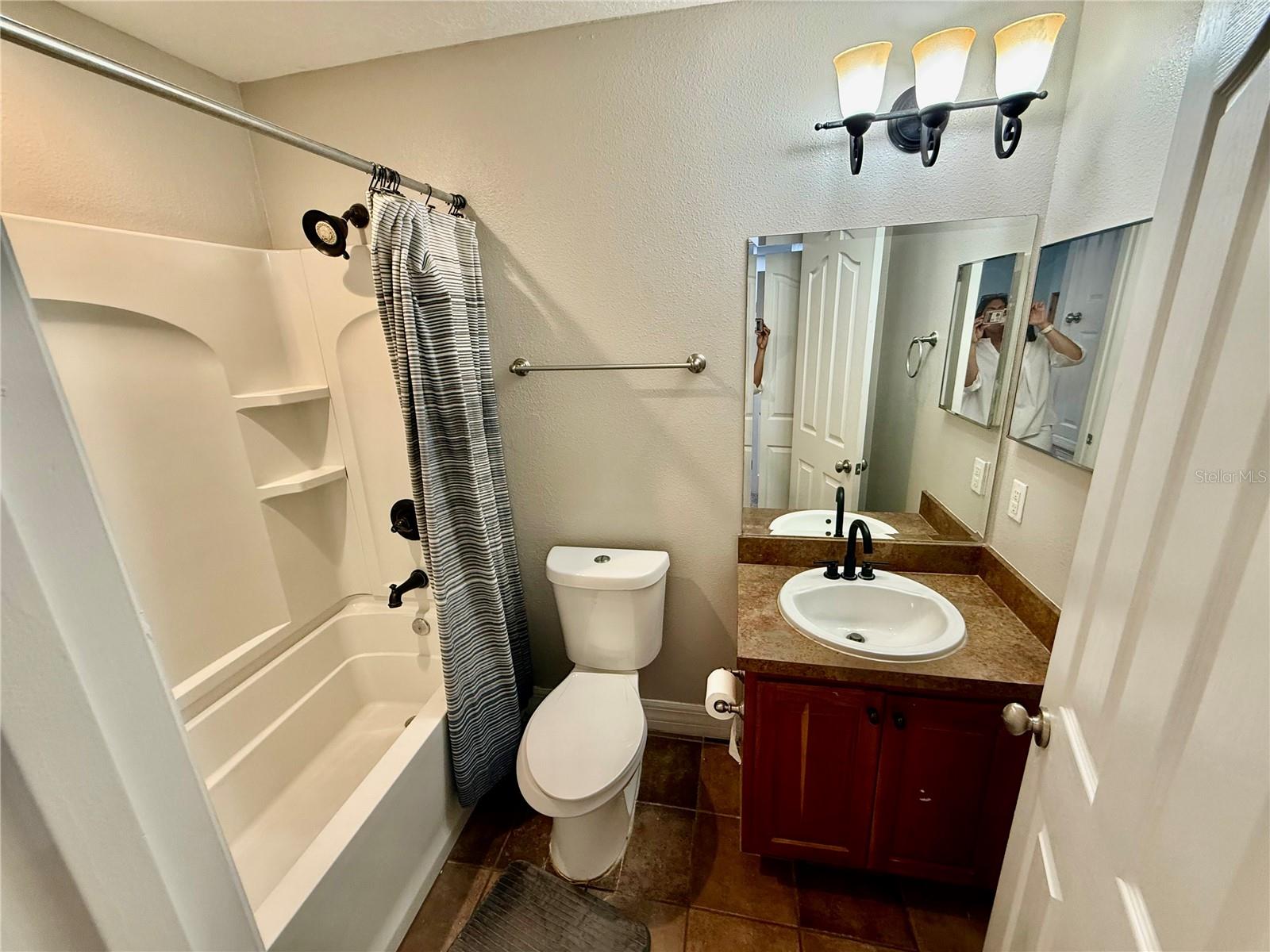 AMBER POINTE - Residential Lease