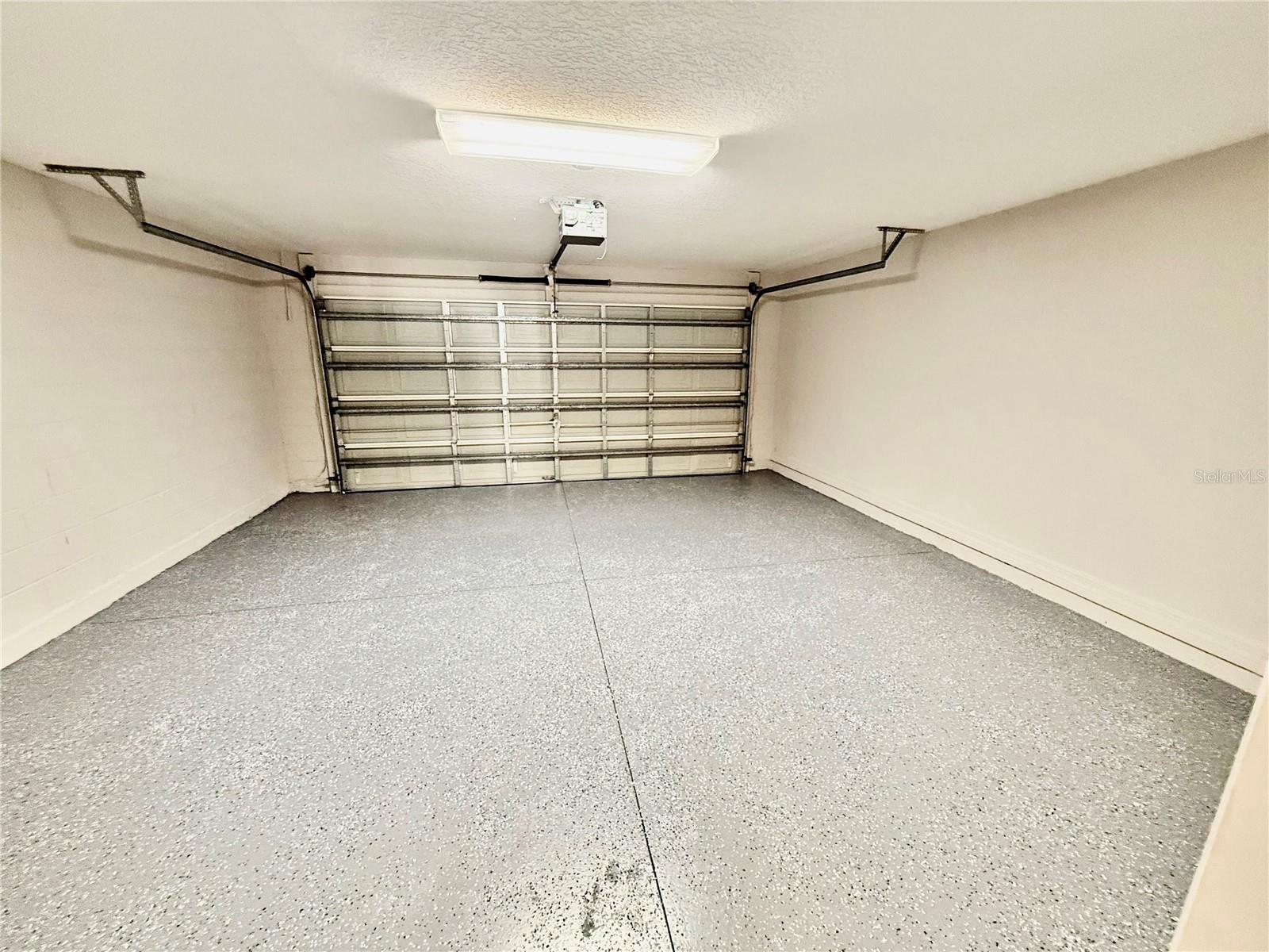 AMBER POINTE - Residential Lease