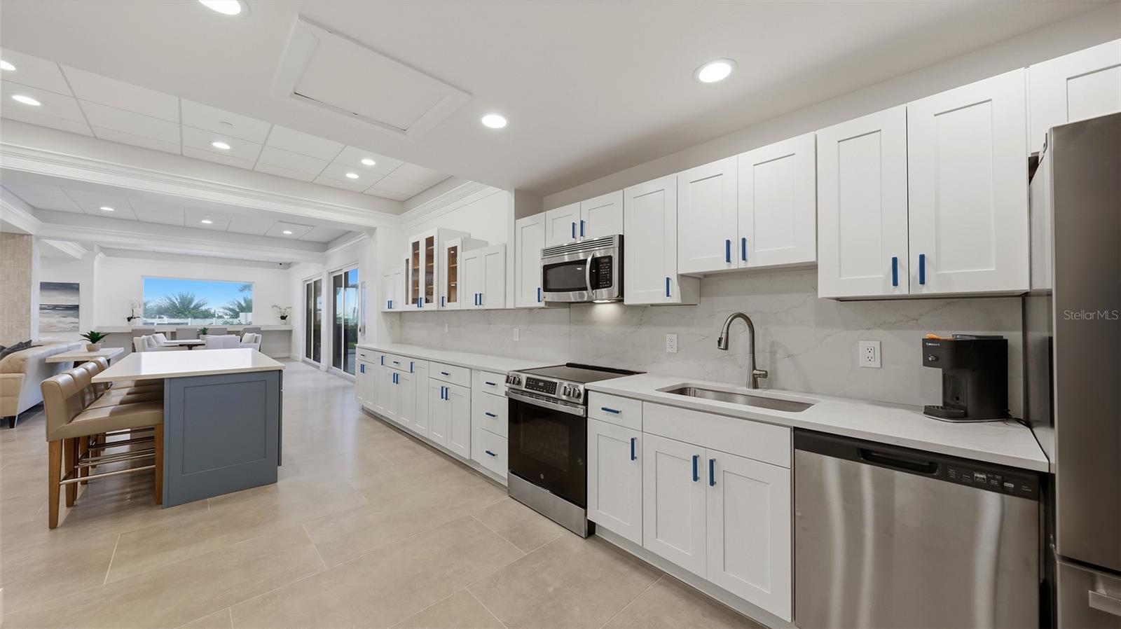 SIESTA TOWERS - Residential