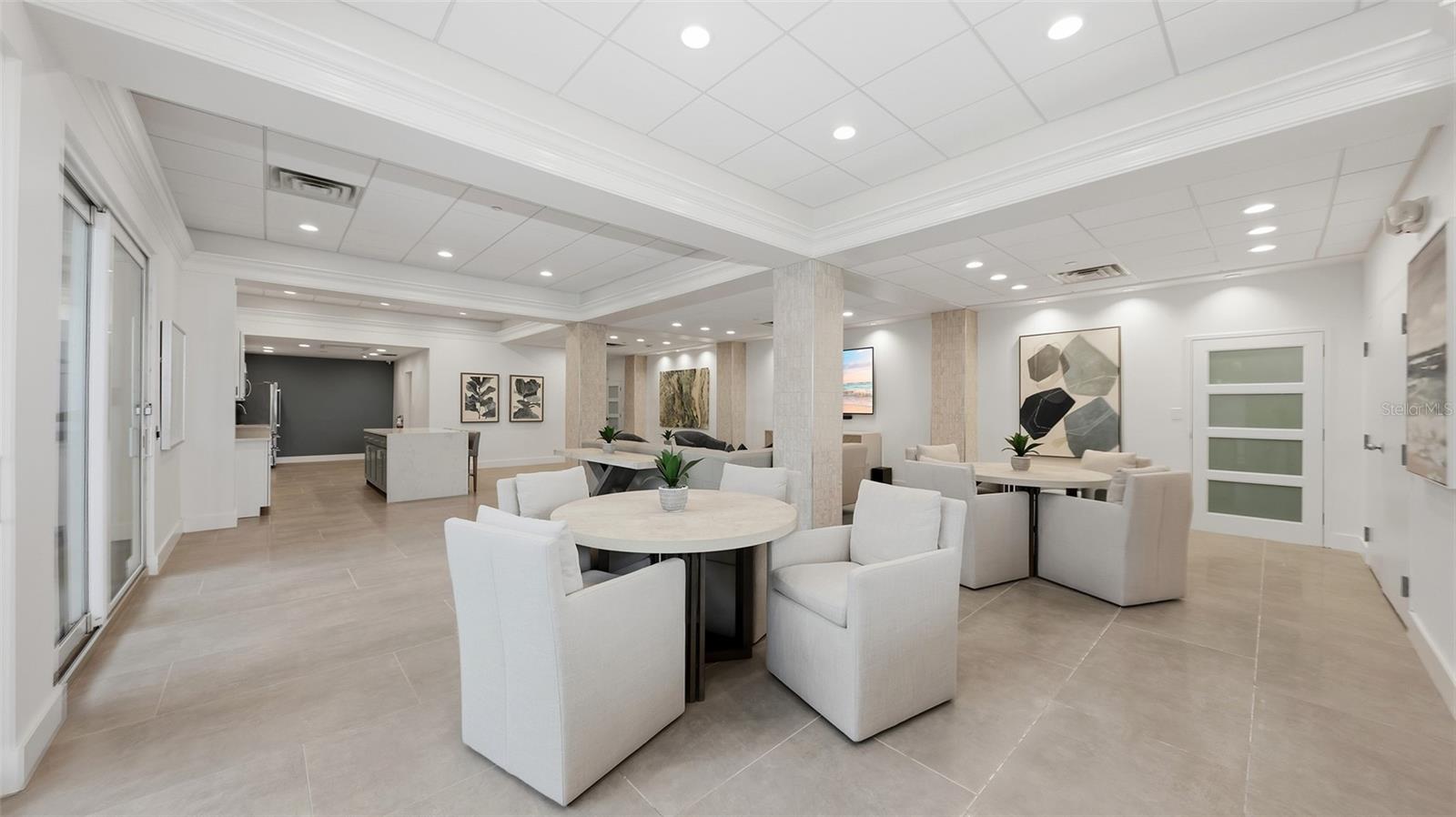 SIESTA TOWERS - Residential