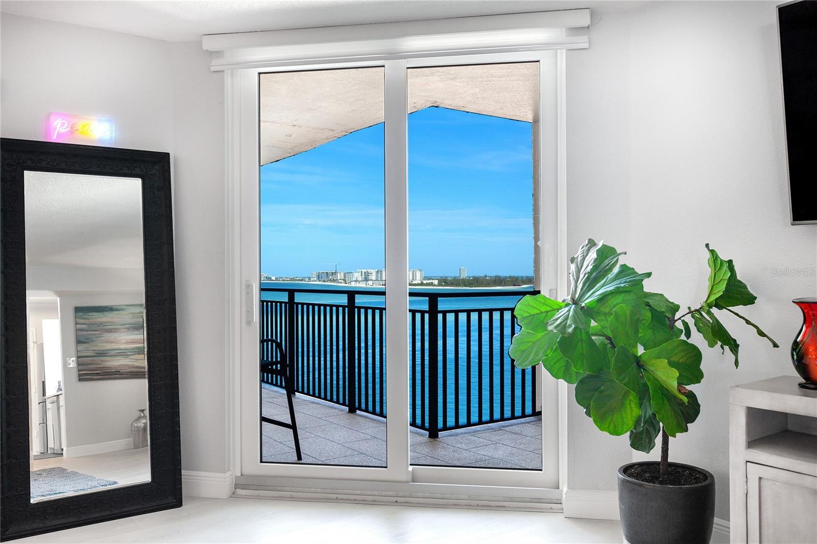 SIESTA TOWERS - Residential