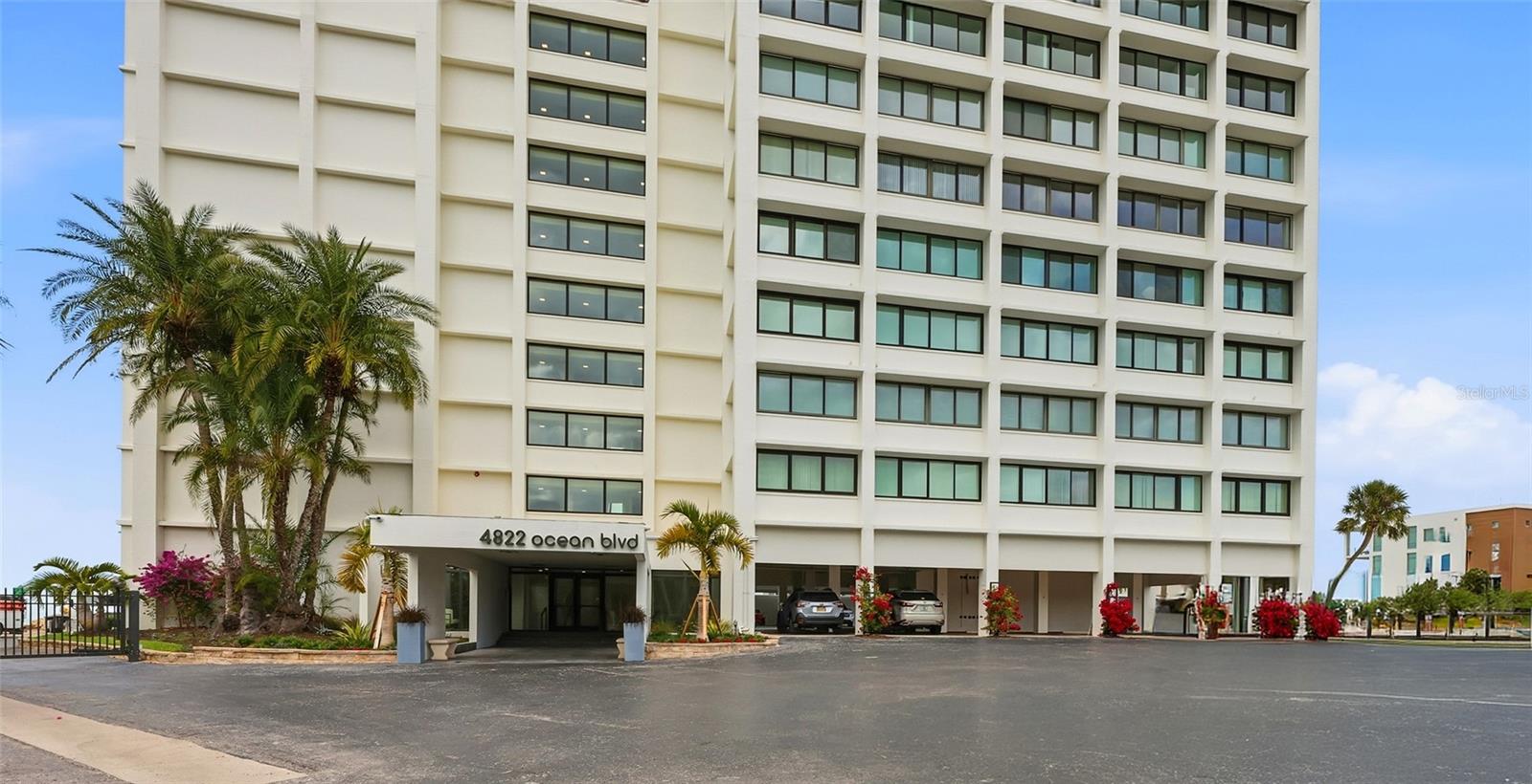 SIESTA TOWERS - Residential