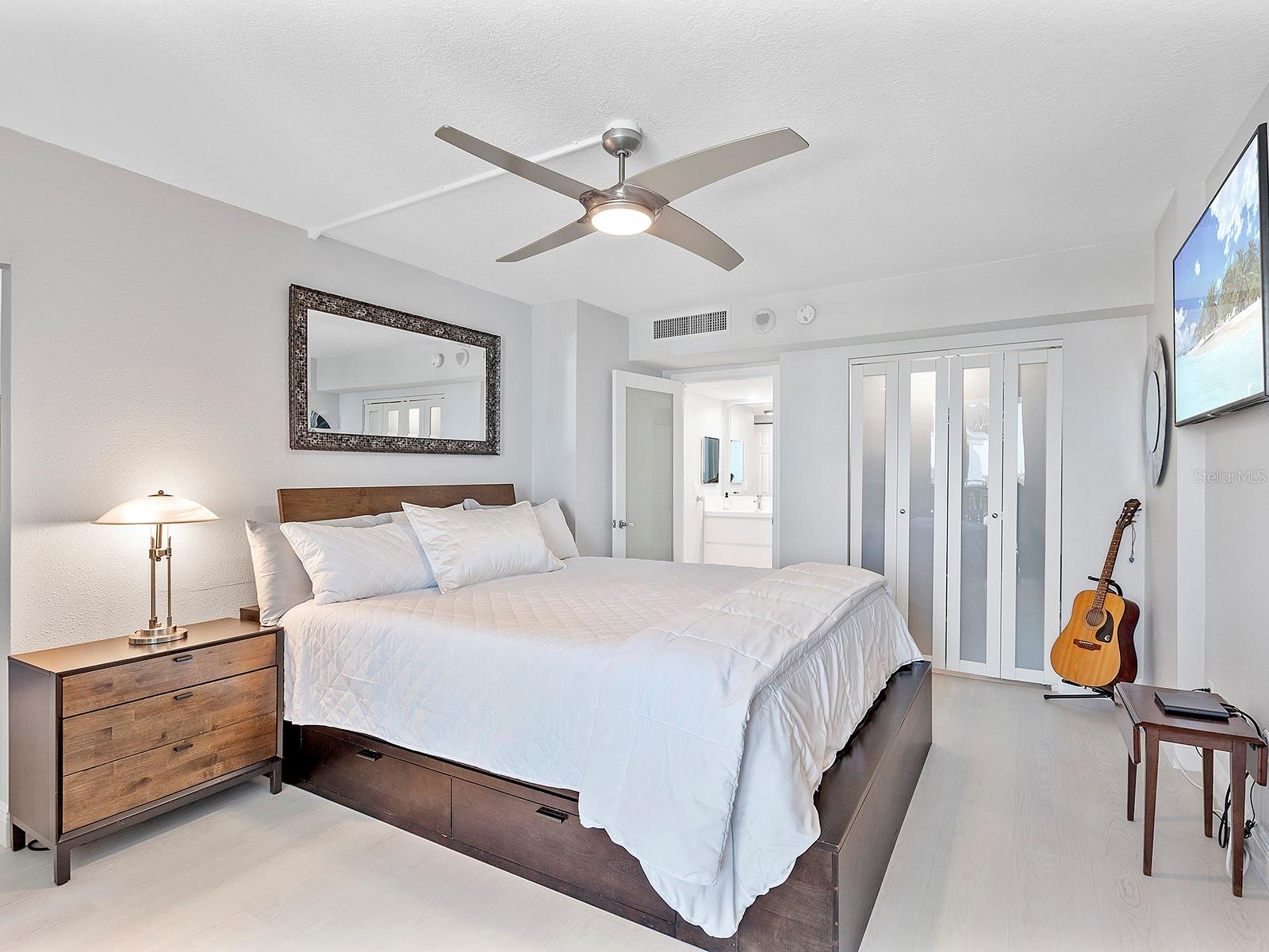 SIESTA TOWERS - Residential