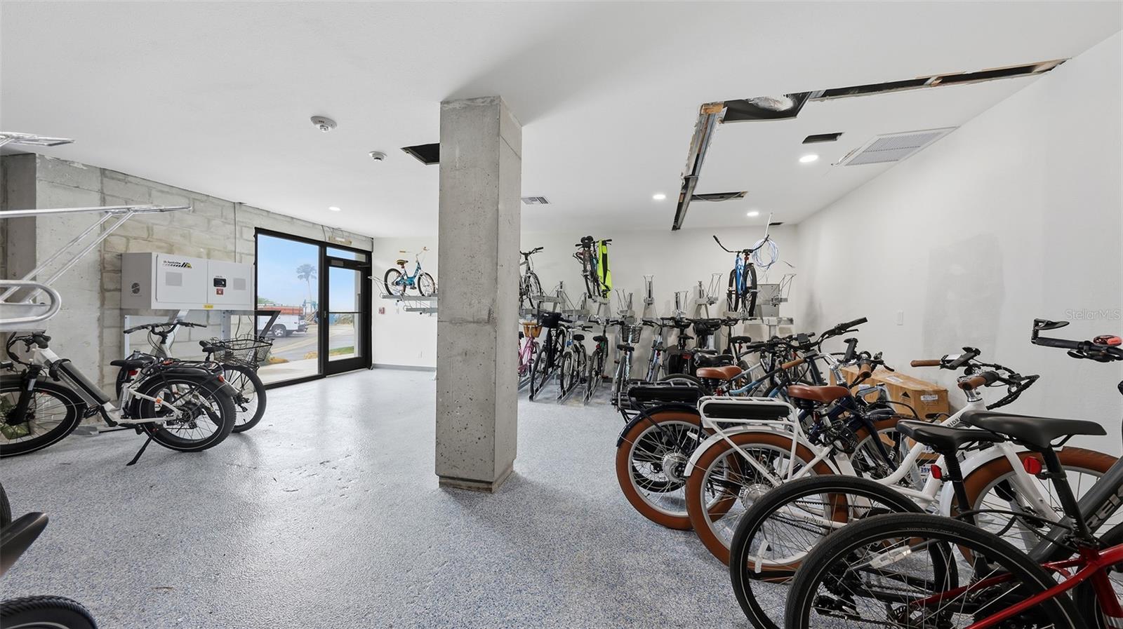 SIESTA TOWERS - Residential