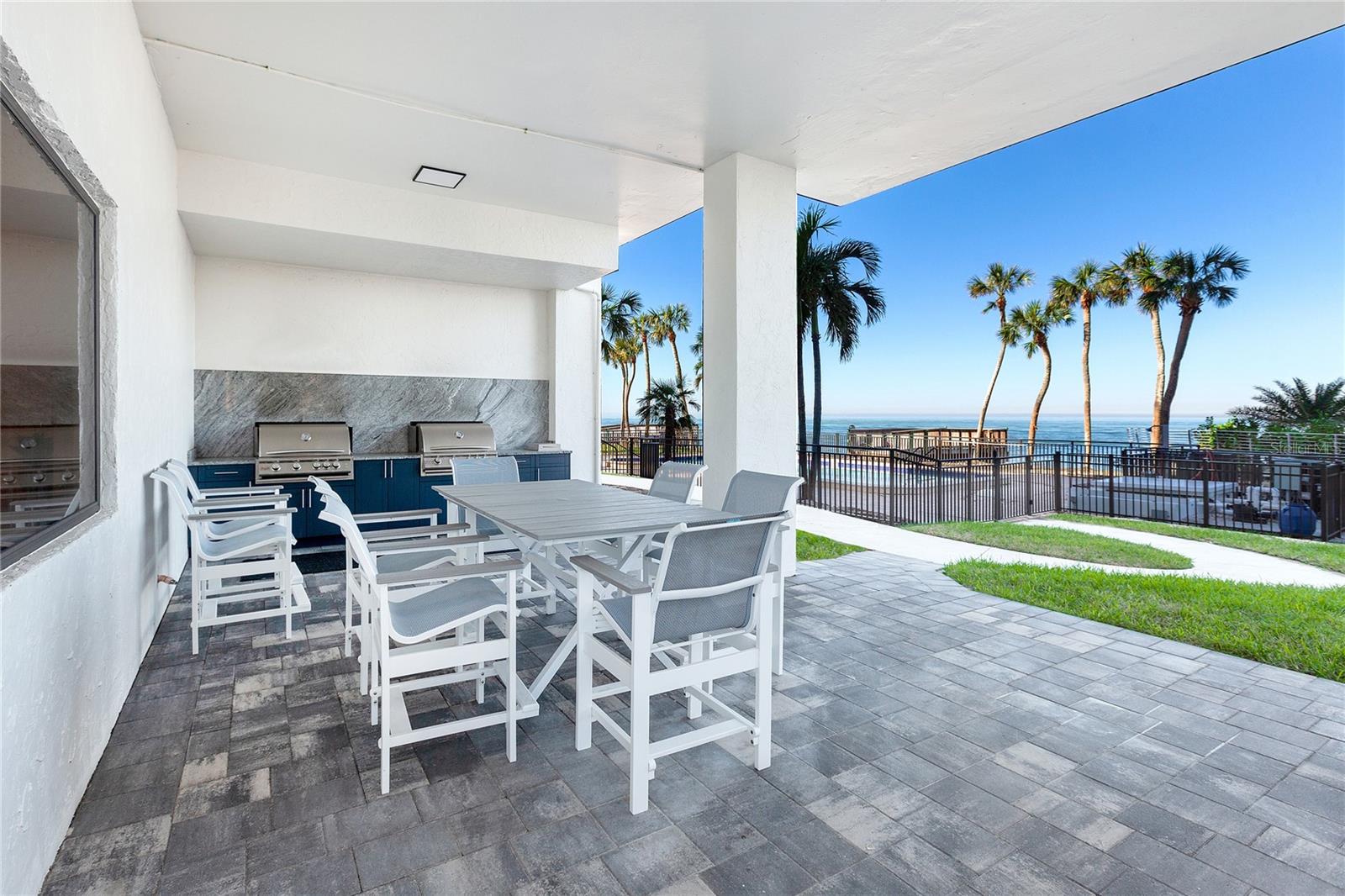 SIESTA TOWERS - Residential