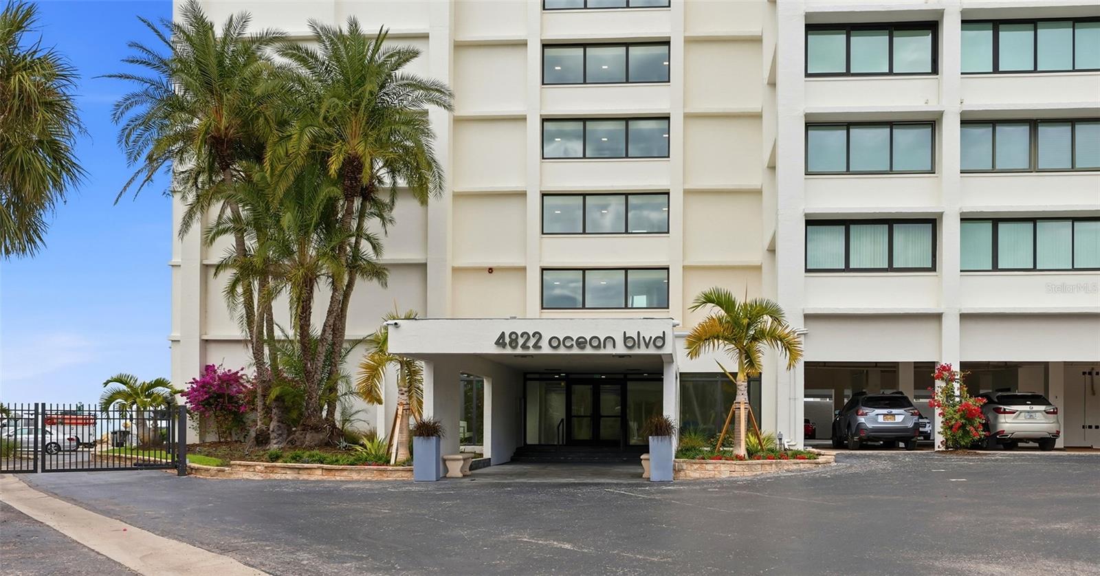 SIESTA TOWERS - Residential