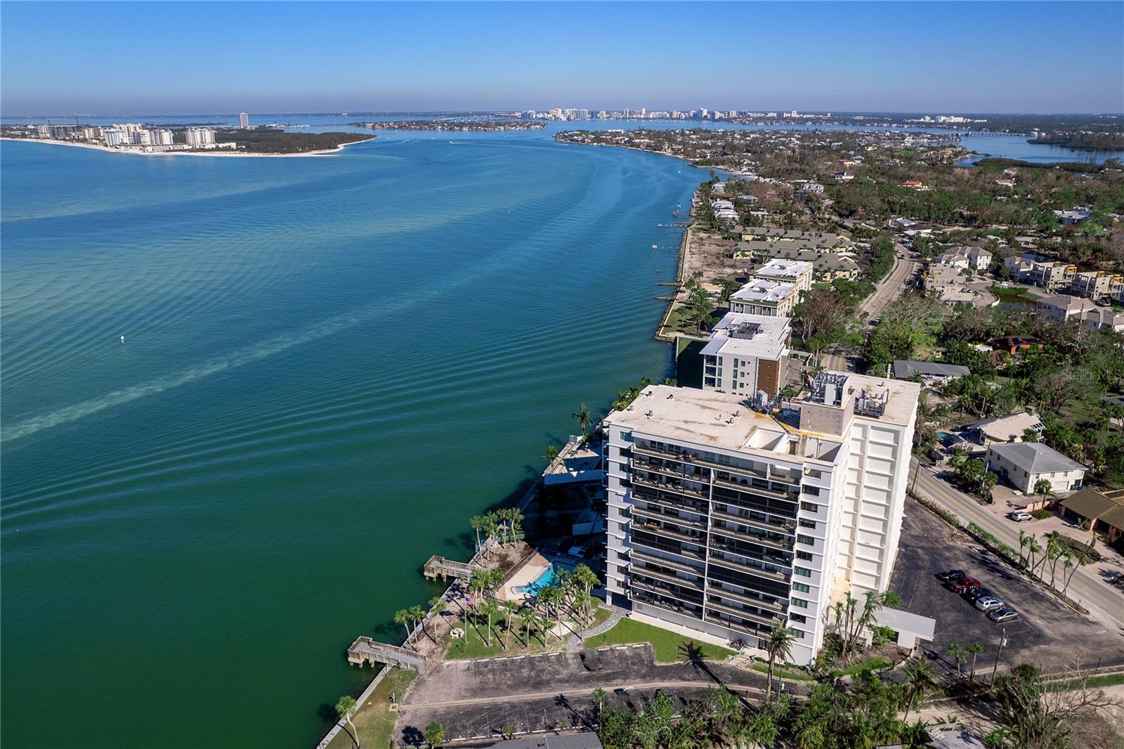 SIESTA TOWERS - Residential