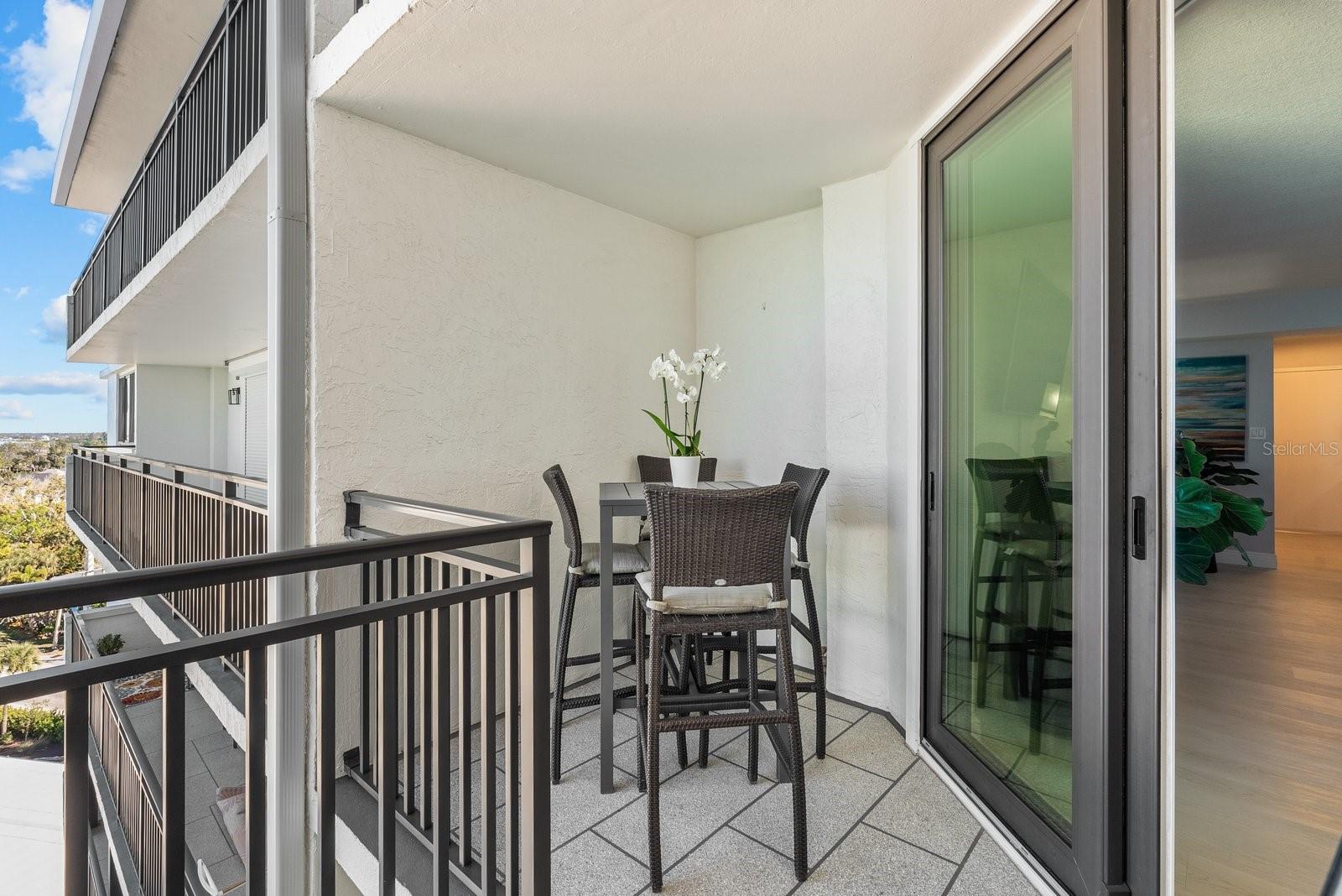 SIESTA TOWERS - Residential