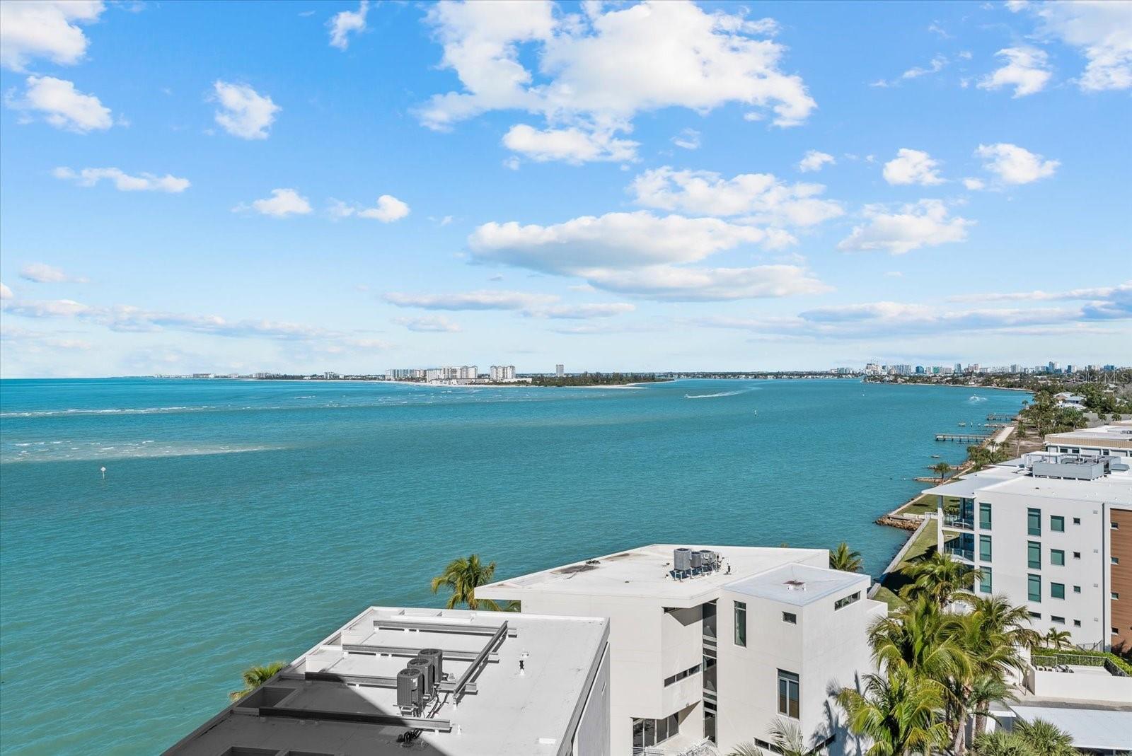 SIESTA TOWERS - Residential