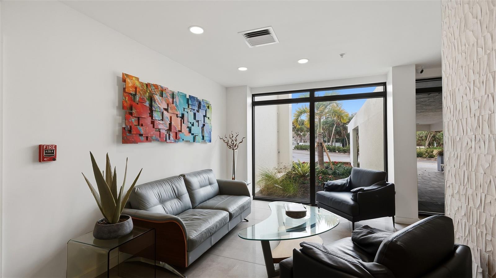 SIESTA TOWERS - Residential