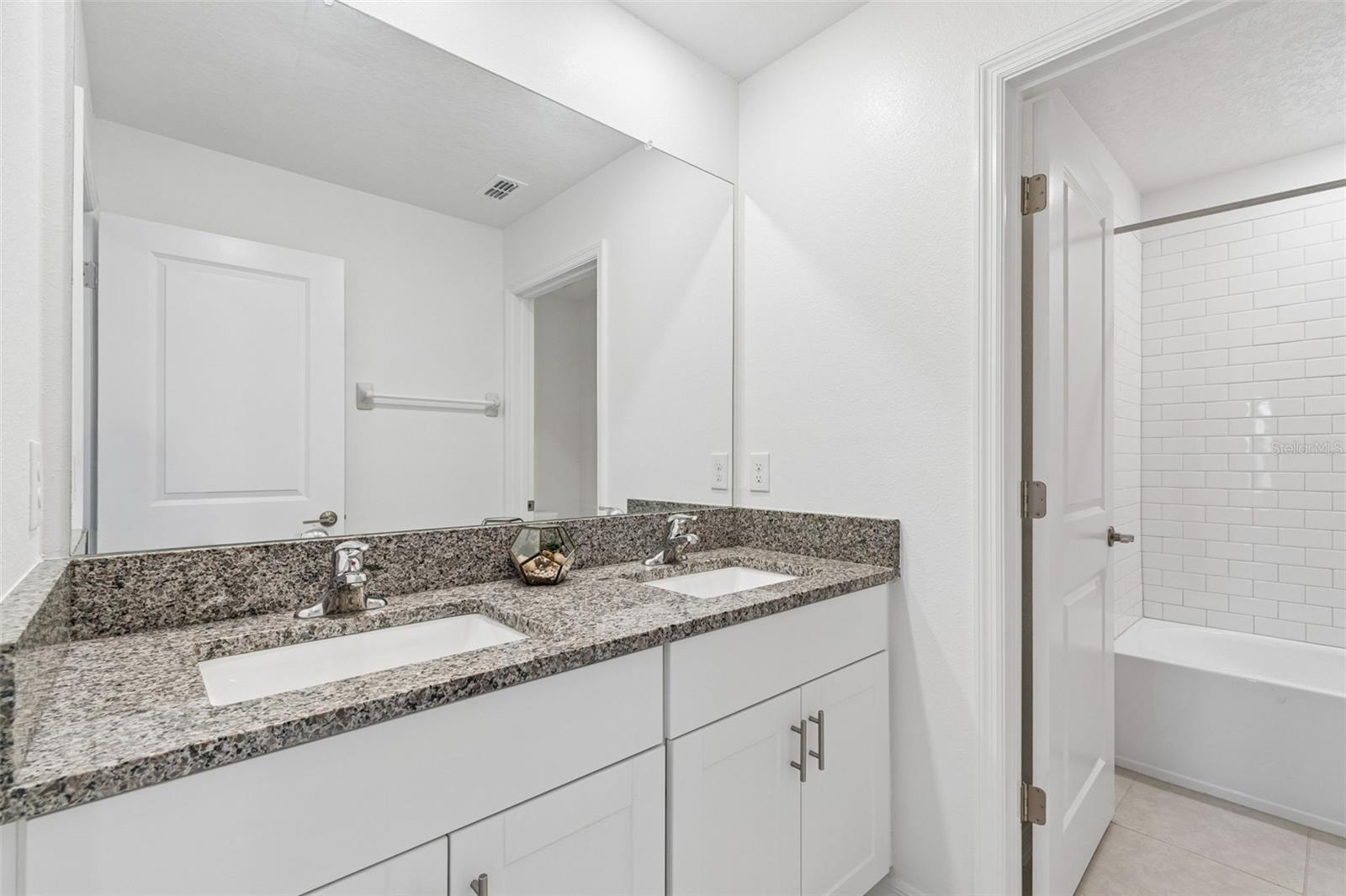 ABBOTT SQUARE PH 2 - Residential