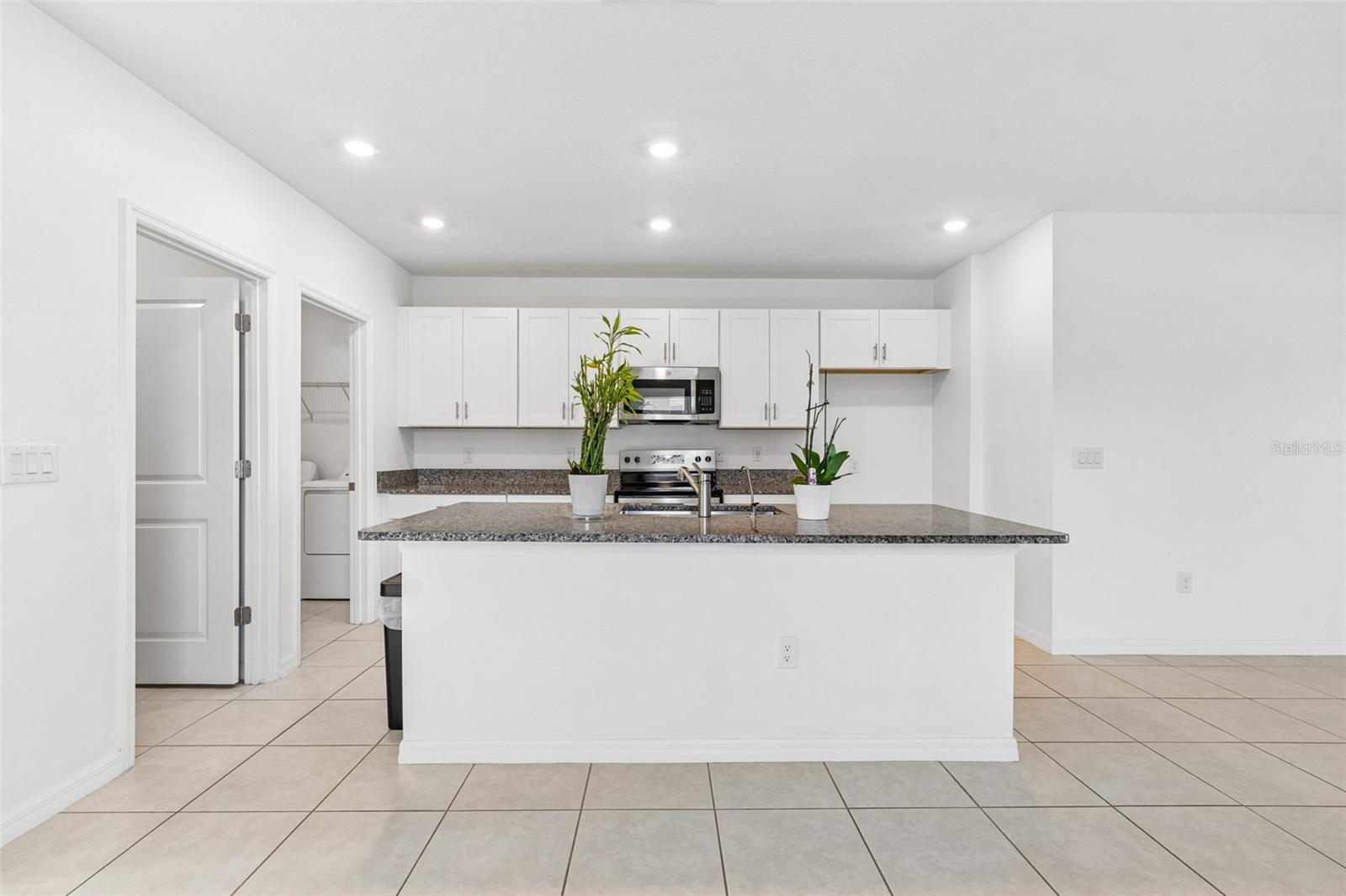 ABBOTT SQUARE PH 2 - Residential