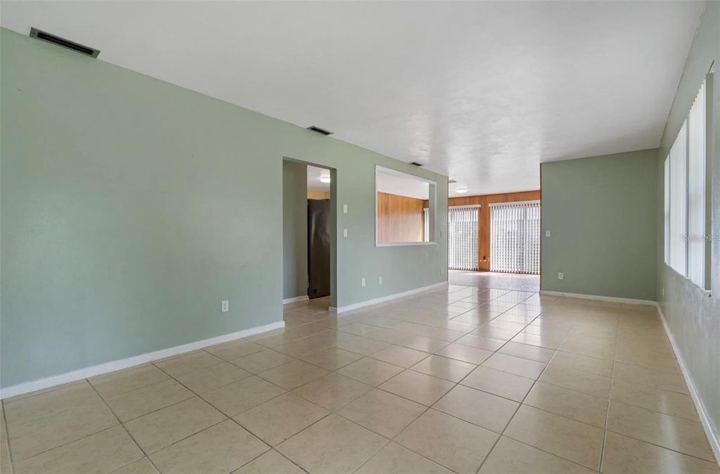 Photo of 2285 Avenue C SW, Winter Haven, FL 33880 (MLS # S5142523)