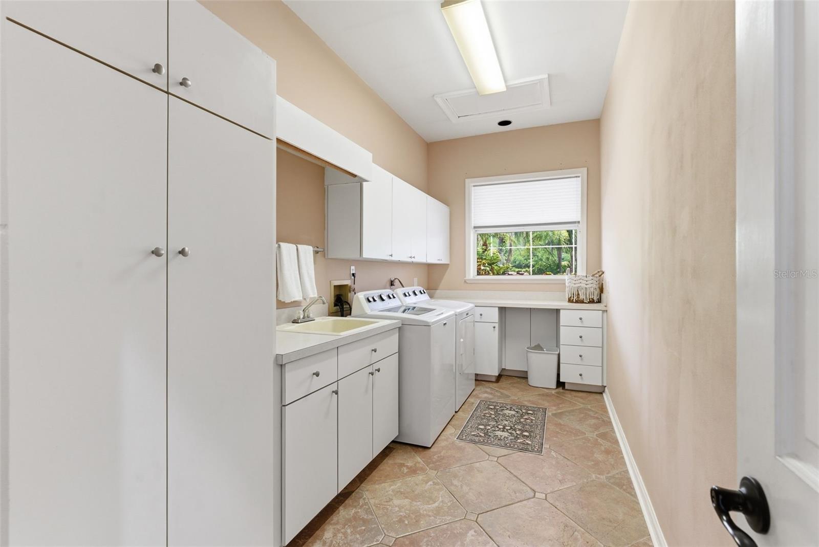 CHEVAL POLO & GOLF CL PHAS - Residential