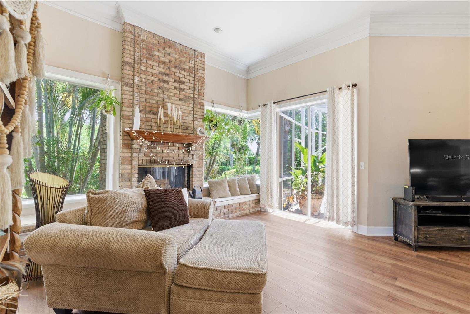 CHEVAL POLO & GOLF CL PHAS - Residential