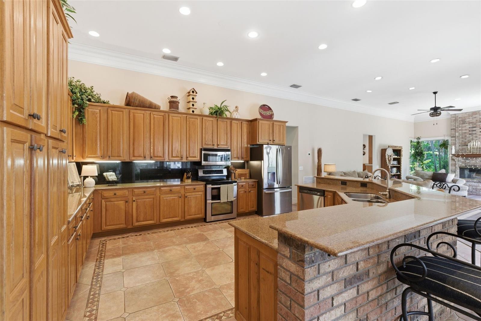 CHEVAL POLO & GOLF CL PHAS - Residential